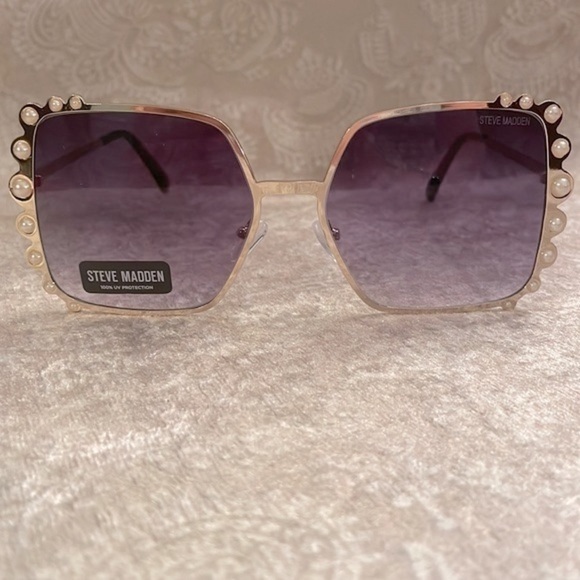 Brand New Steve Madden Gold Tone Cultured Pearl Oversized Retro Glam Sunglasses main image 15